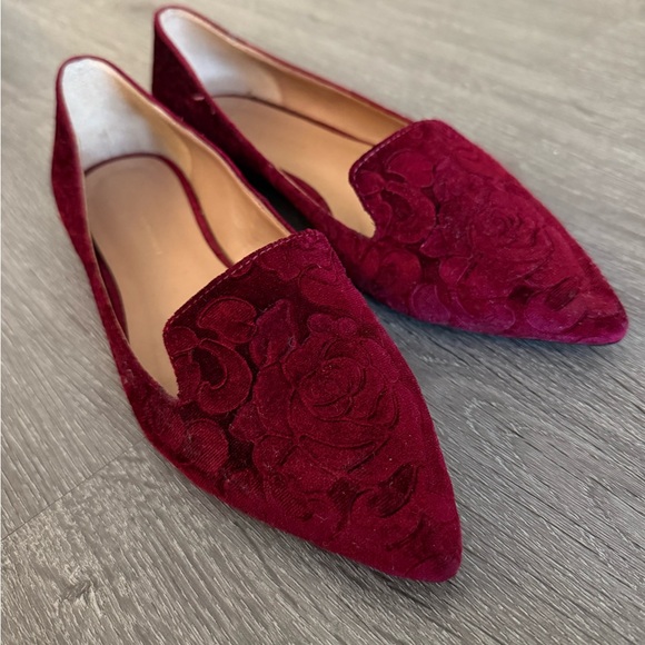 Elegant Burgundy Floral Women's Shoes - Picture 1 of 3